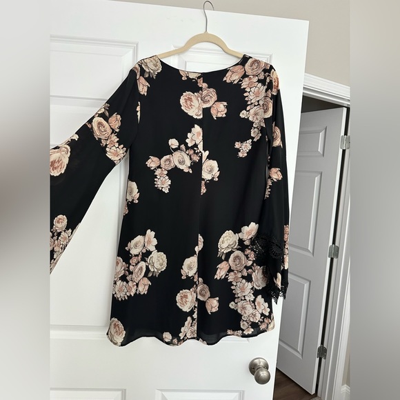 Dress - Picture 3 of 6